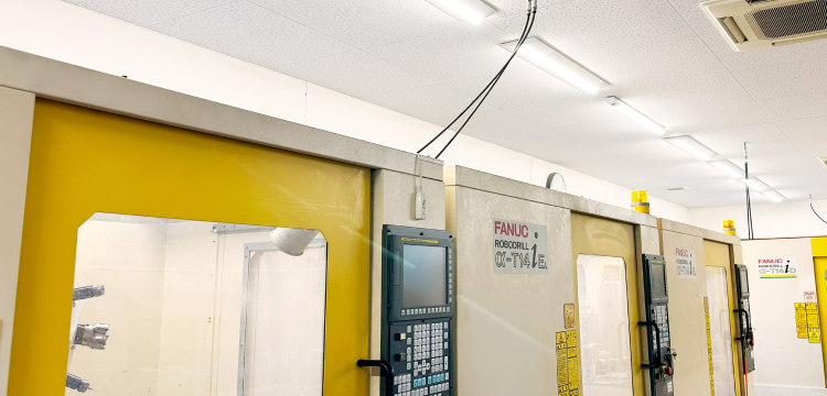 マシニングセンタ（FANUC ロボドリルαT14i E）